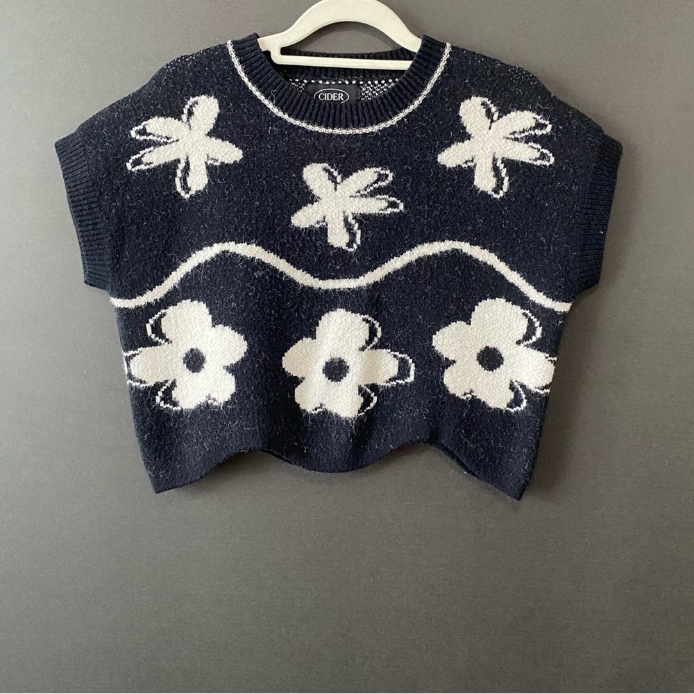 Black And Cream Floral Sweater Knit Top Cider Size S